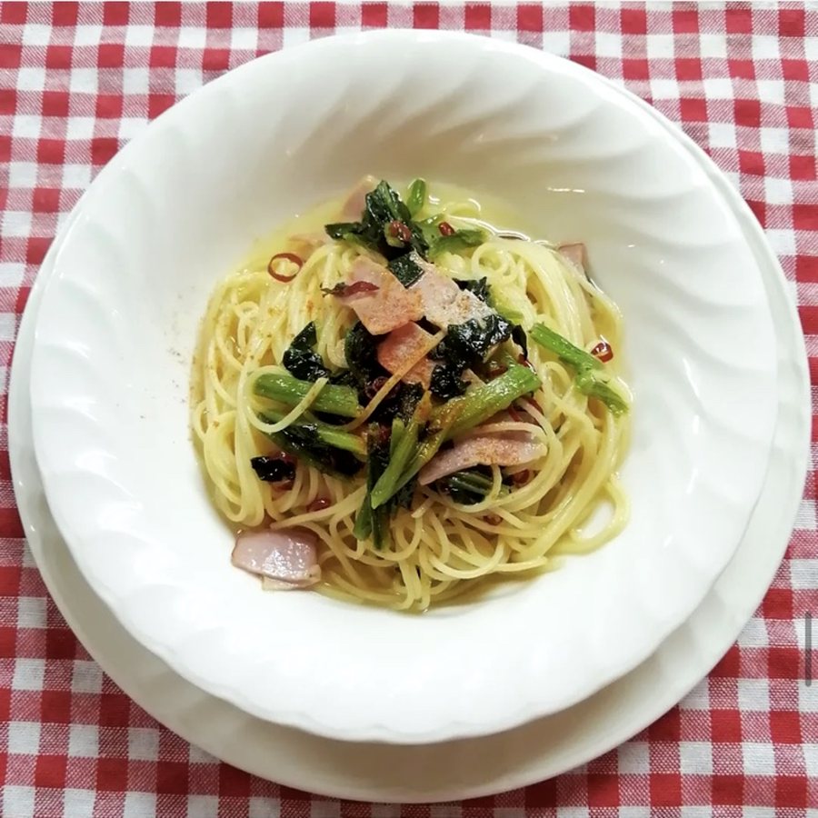 ベーコンとほうれん草のペペロンチーノ
