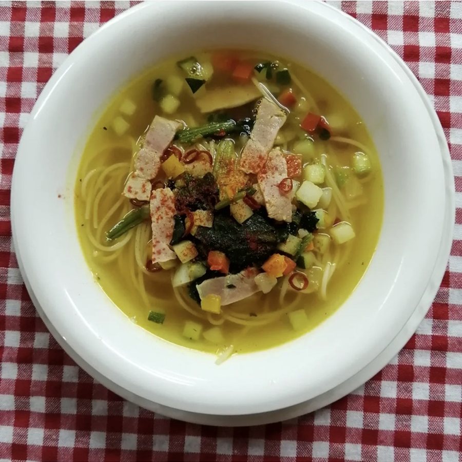 ベーコンと野菜のエスニックスープ